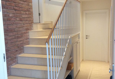 Festett acél korlát