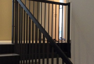 Festett acél korlát