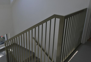 Festett acél korlát