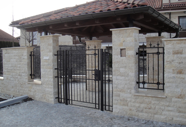 Kovácsoltvas kerítés