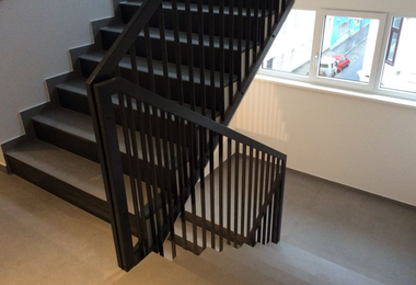 Festett acél korlát